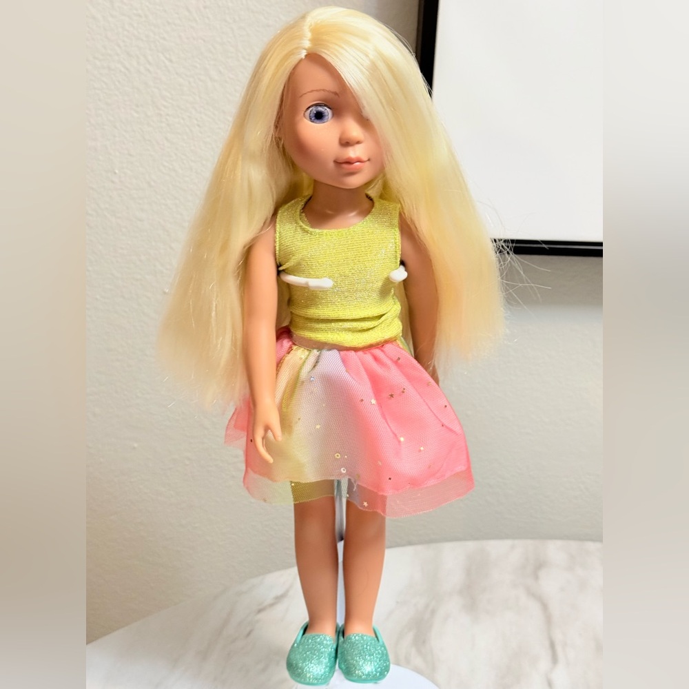 Battat Glitter Girl Chrissy 14” doll piercing blue eyes light blonde hair